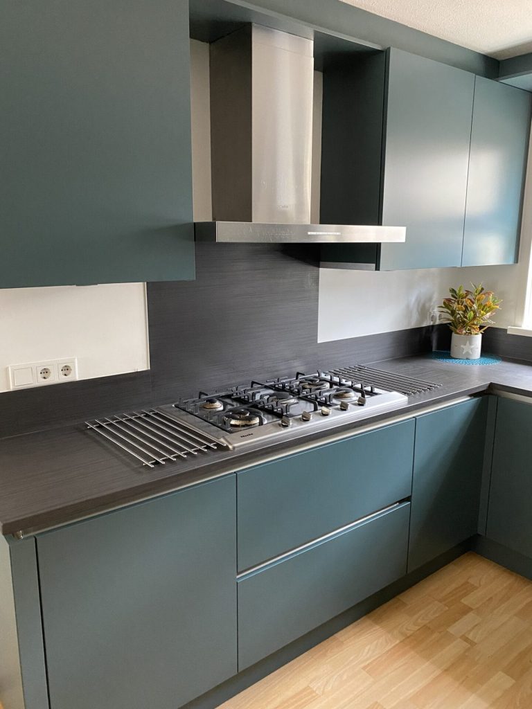 Industriële keuken laten spuiten