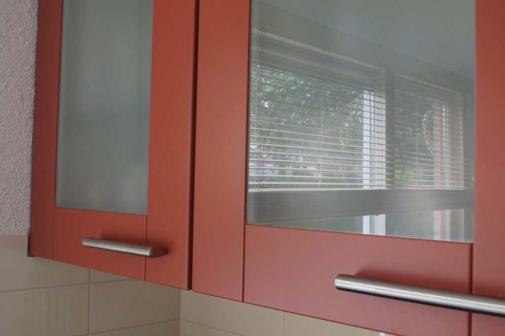 Keuken rood spuiten