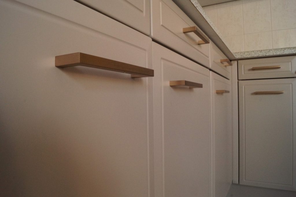 Nieuwe keuken frontjes gebroken wit